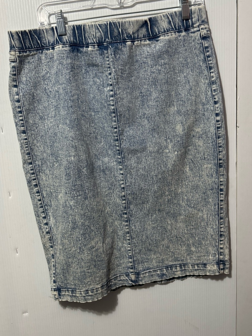 Classic Acid-Wash Denim Pencil Skirt - Light Blue
